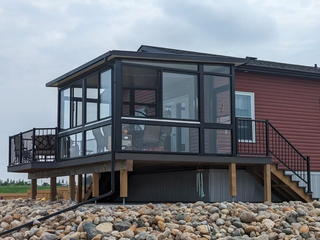 black studio sunroom by Sunco in Notre Dame de Lourdes, Manitoba
