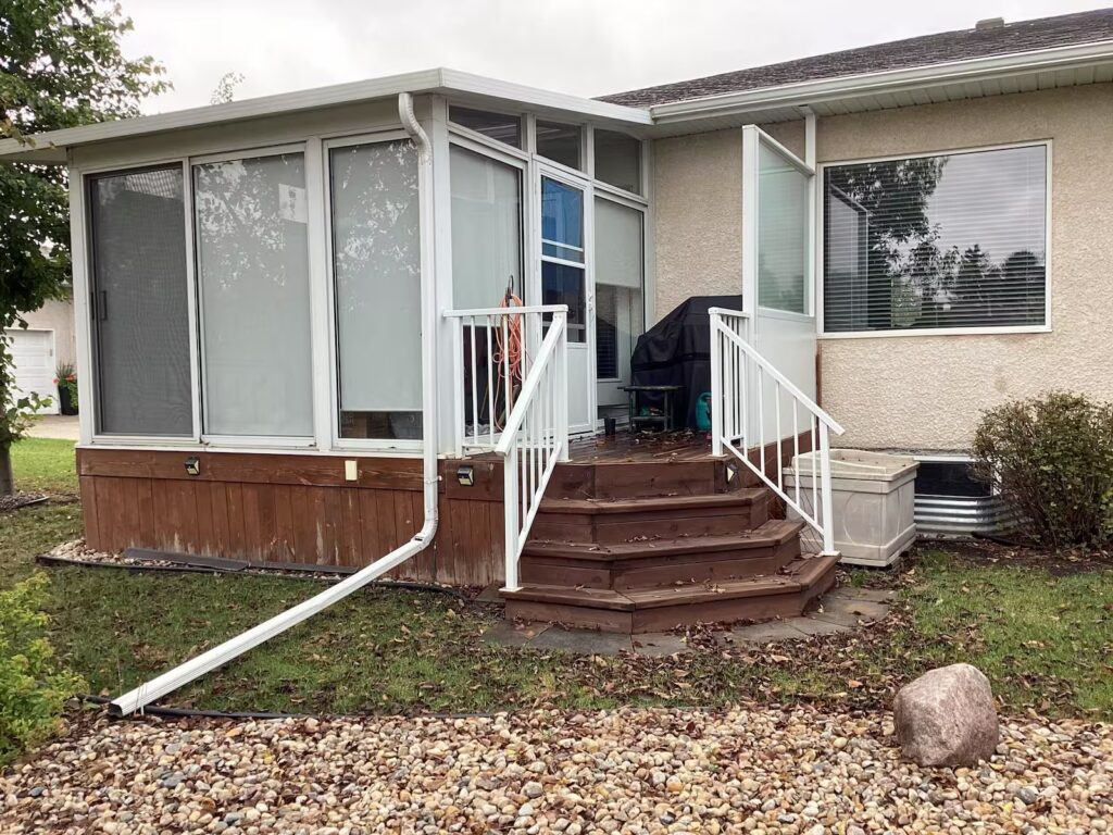 white studio sunroom by SunCo in Linden Woods, Winnipeg